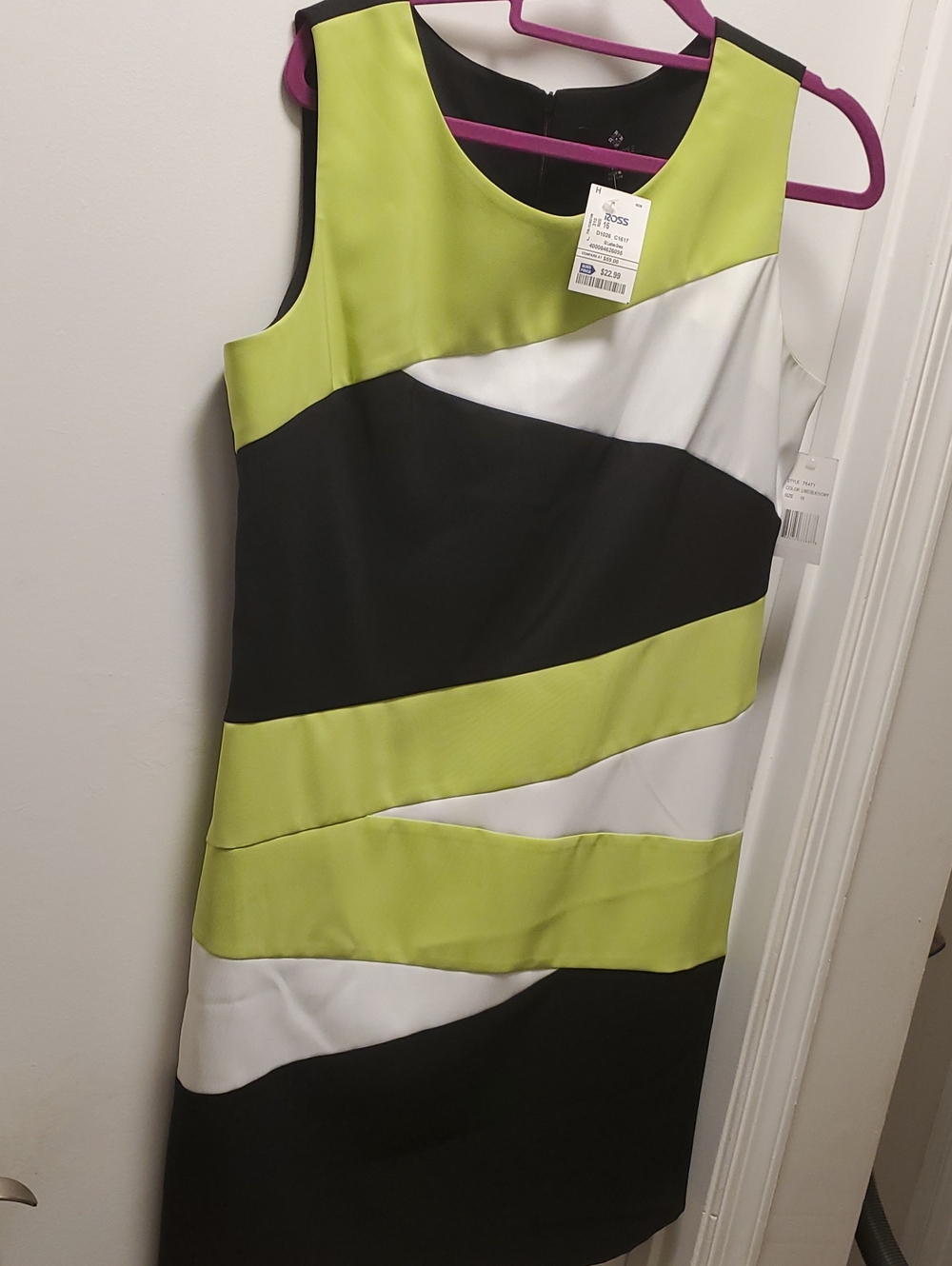 Ronni Nicole Lime, Black & White Diagonal Colorblock Shift Dress